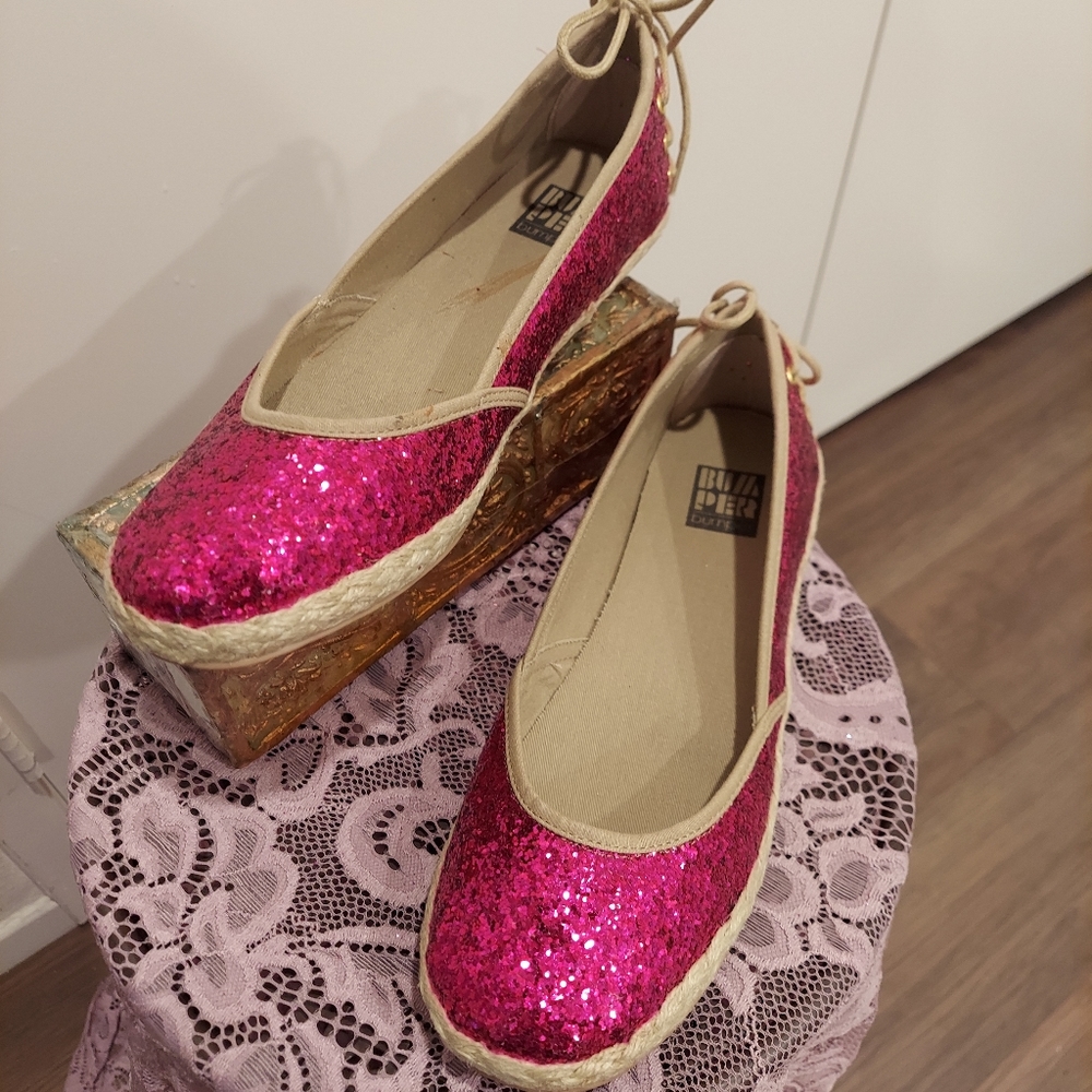 Bumper fushsia Devyn flats size 9